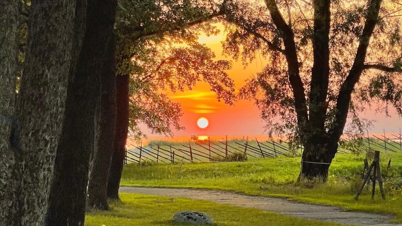 Kosmonautika Puhkekeskus Hotel Kabli Buitenkant foto